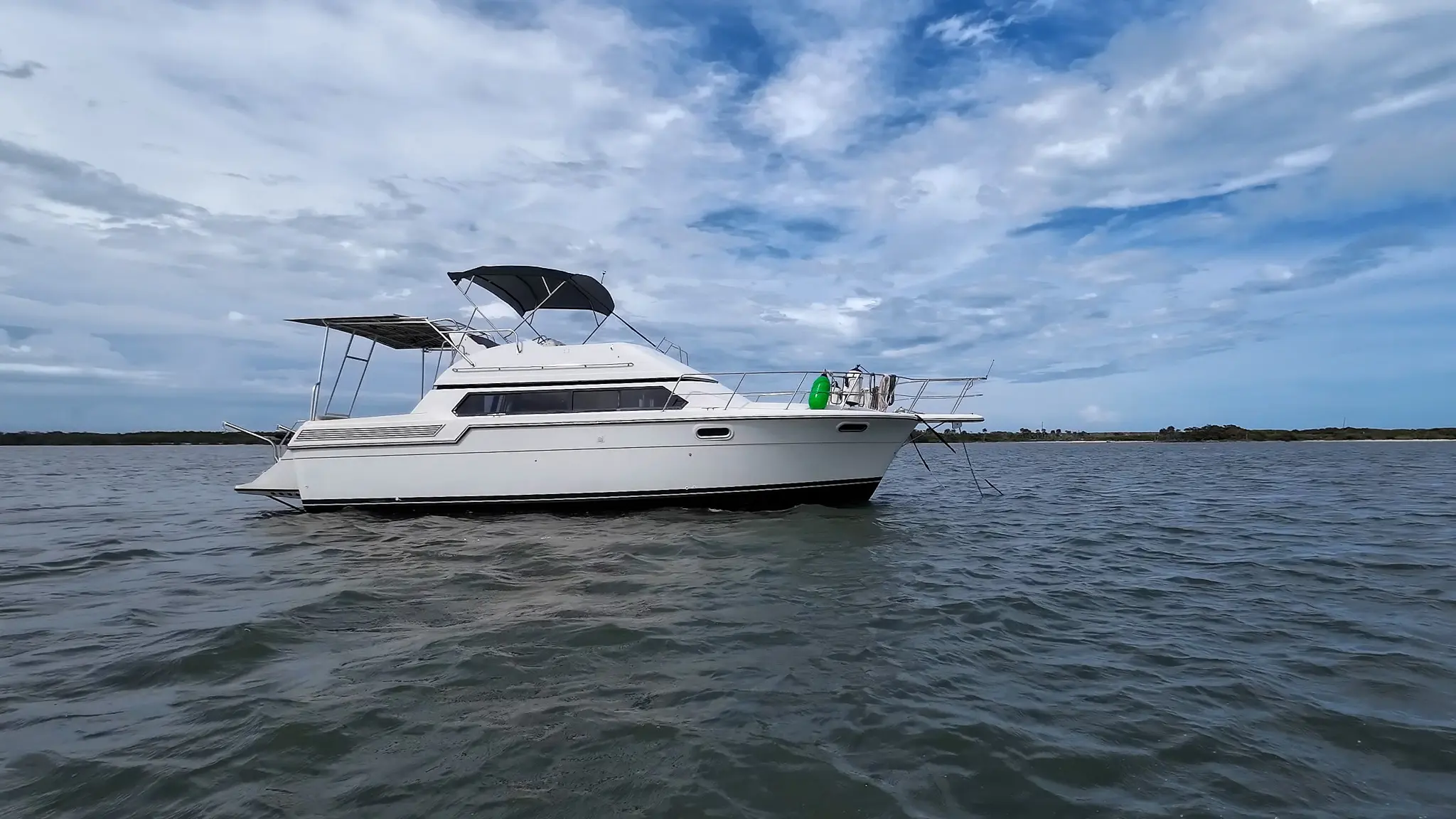 Great Loop anchorage reviews, our Loop boat anchored out.